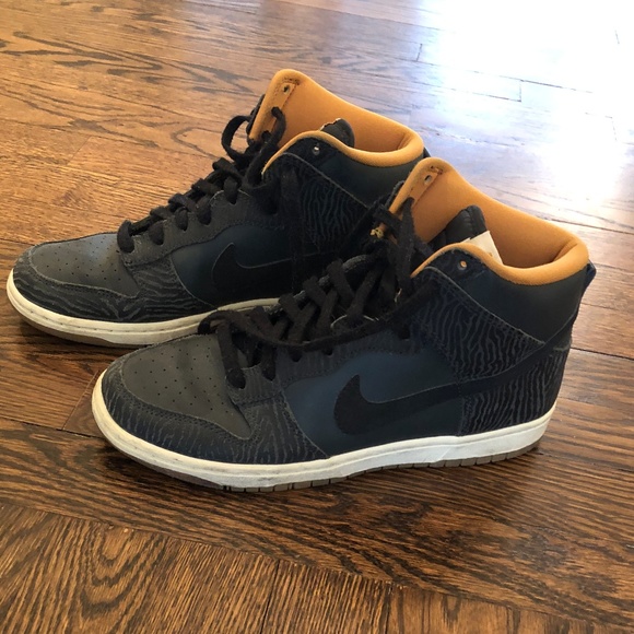 navy blue nike high tops